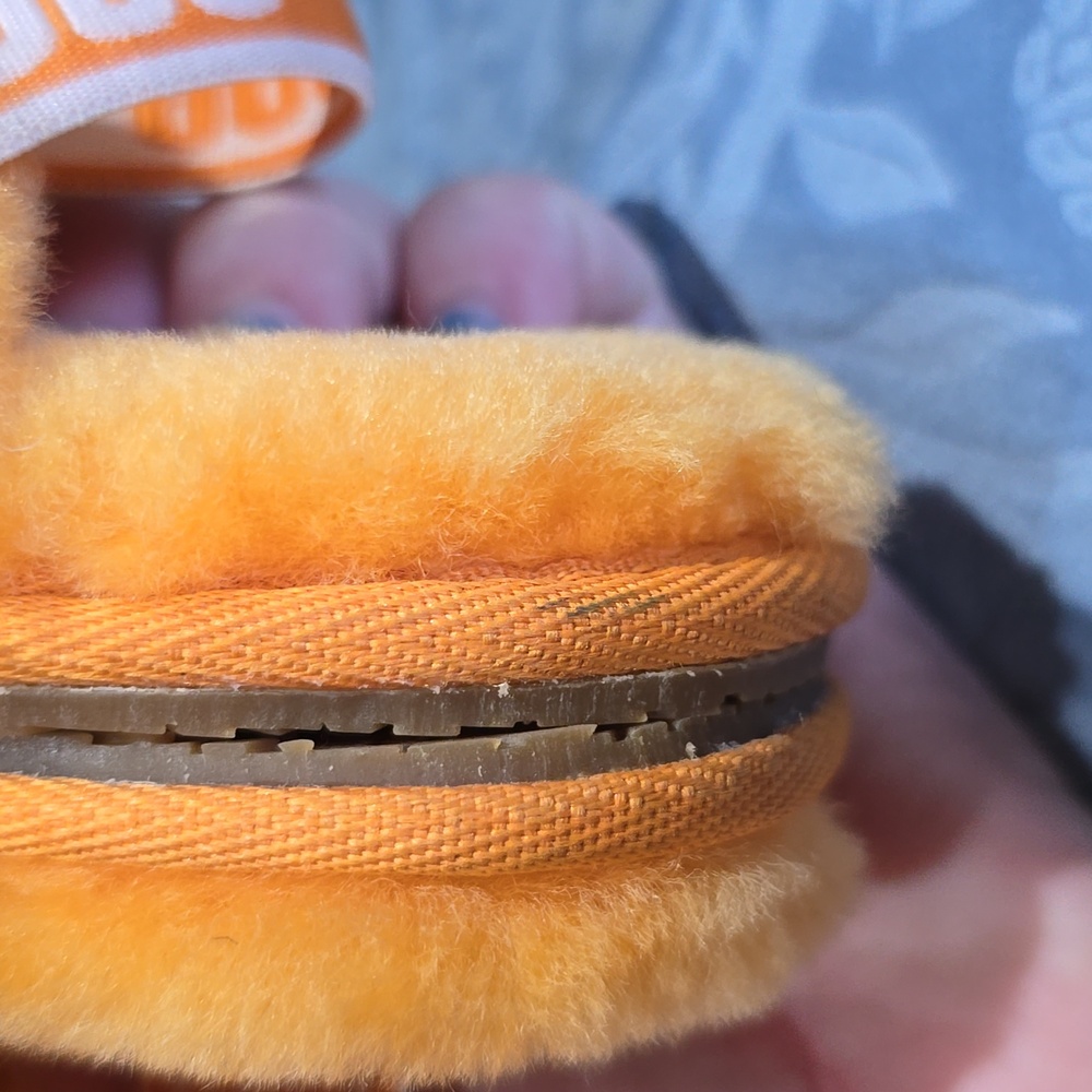 Toddler uggs size 8 orange - Picture 5 of 6